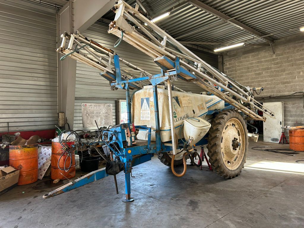E-FARM: Blanchard baltique - Pulverizador - id V8PXMW6 - 10.000 € - Año: 2006 - Francia