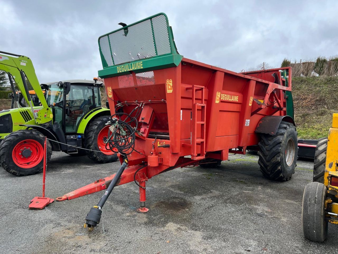 E-FARM: Deguillaume 80 hvd - Roztrząsacz obornika i kompostu - id GZMWB3W - 12 000 € - Rok produkcji: 2003 - Francja