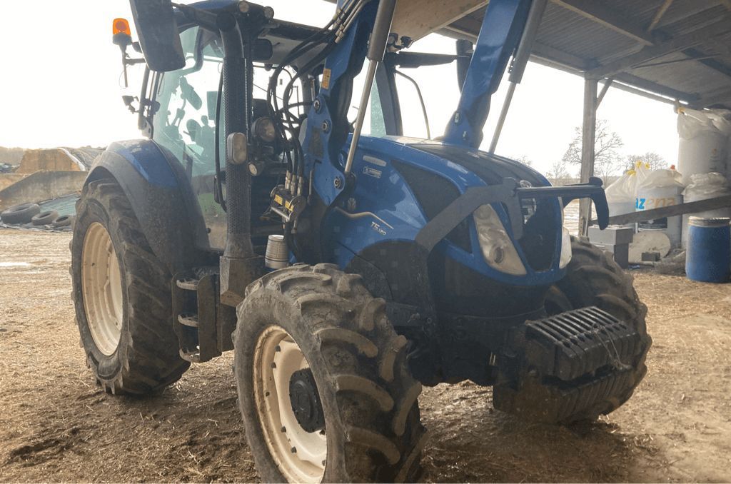 E-FARM: New Holland T5.120 - Tractor - id GVSC2KI - €80,000 - Year of construction: 2022 - Engine hours: 1,937,Engine power (HP): 120,France