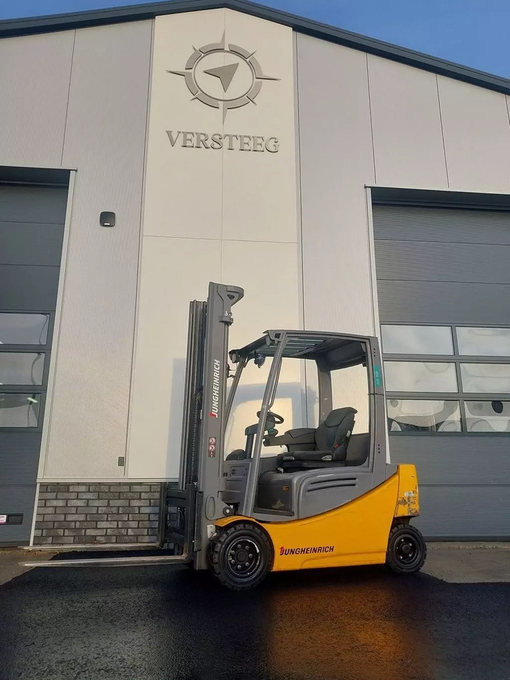 JUNGHEINRICH efg320 Carretilla elevadora 10.250 €