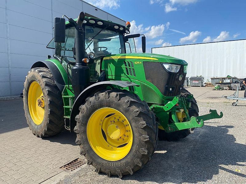 John Deere 6215 R Tractor €59,900
