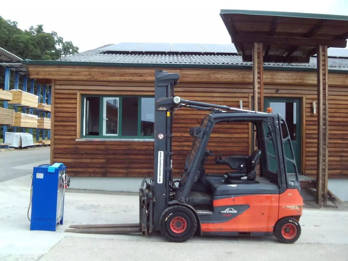 E-FARM: Linde e30l-01 triplex 5,93m + ss + zv ( batt. 6/19 ) - Vysokozdvižný vozík - id G6VB17M - 14 950 € - Rok výroby: 2014 - Hodiny motoru: 8 535,Rakousko