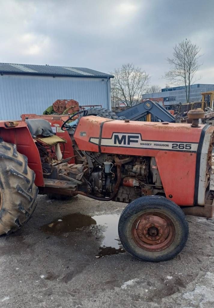 Massey Ferguson 265 Tractor