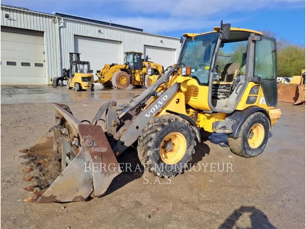 VOLVO l25 Pala gommata 17.000 €