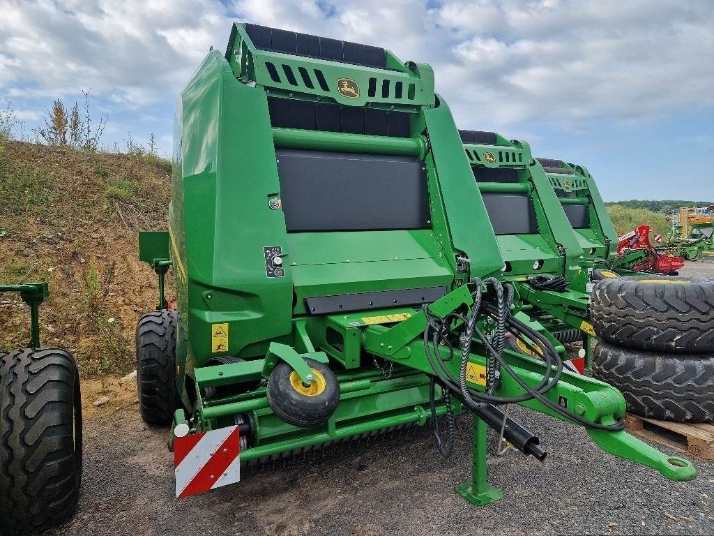 E-FARM: John Deere V461M - Presă de balotat - id FYSNXDN - Anul: 2022 - Franța