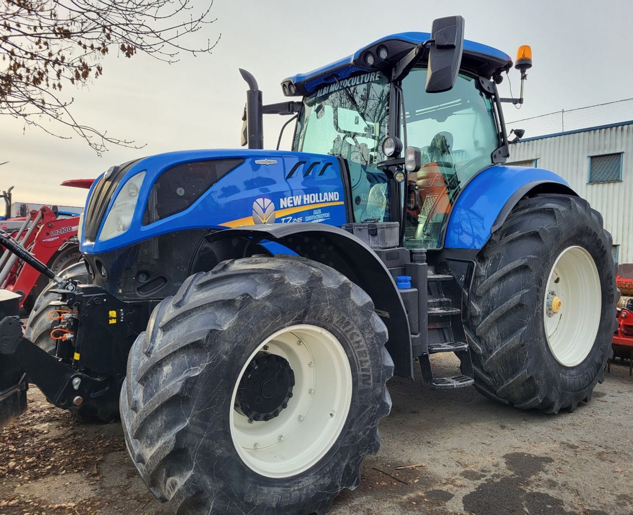 E-FARM: New Holland T7.245 - Tractor - id WPYVGSB - 110.000 EUR - Anul: 2018 - Citeste ore: 2.800,Muterea motorului: 220,Franța
