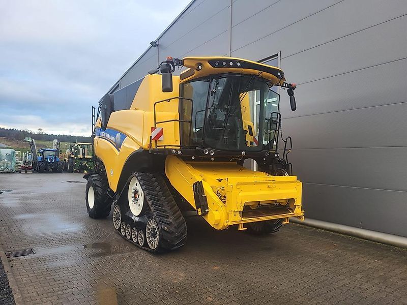 E-FARM: New Holland cx 8.80 raupe - Kombajn zbożowy - id GFD23LS - 289 000 € - Rok produkcji: 2022 - Motogodziny: 560,Moc silnika: 450,Niemcy