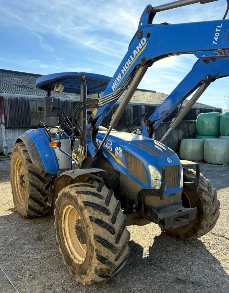 E-FARM: New Holland T5.105 - Tracteur - id WYMFESU - 48 300 € - Année: 2019 - Lecture du nombre d'heure: 3 000,Puissance du moteur (chevaux): 105,France