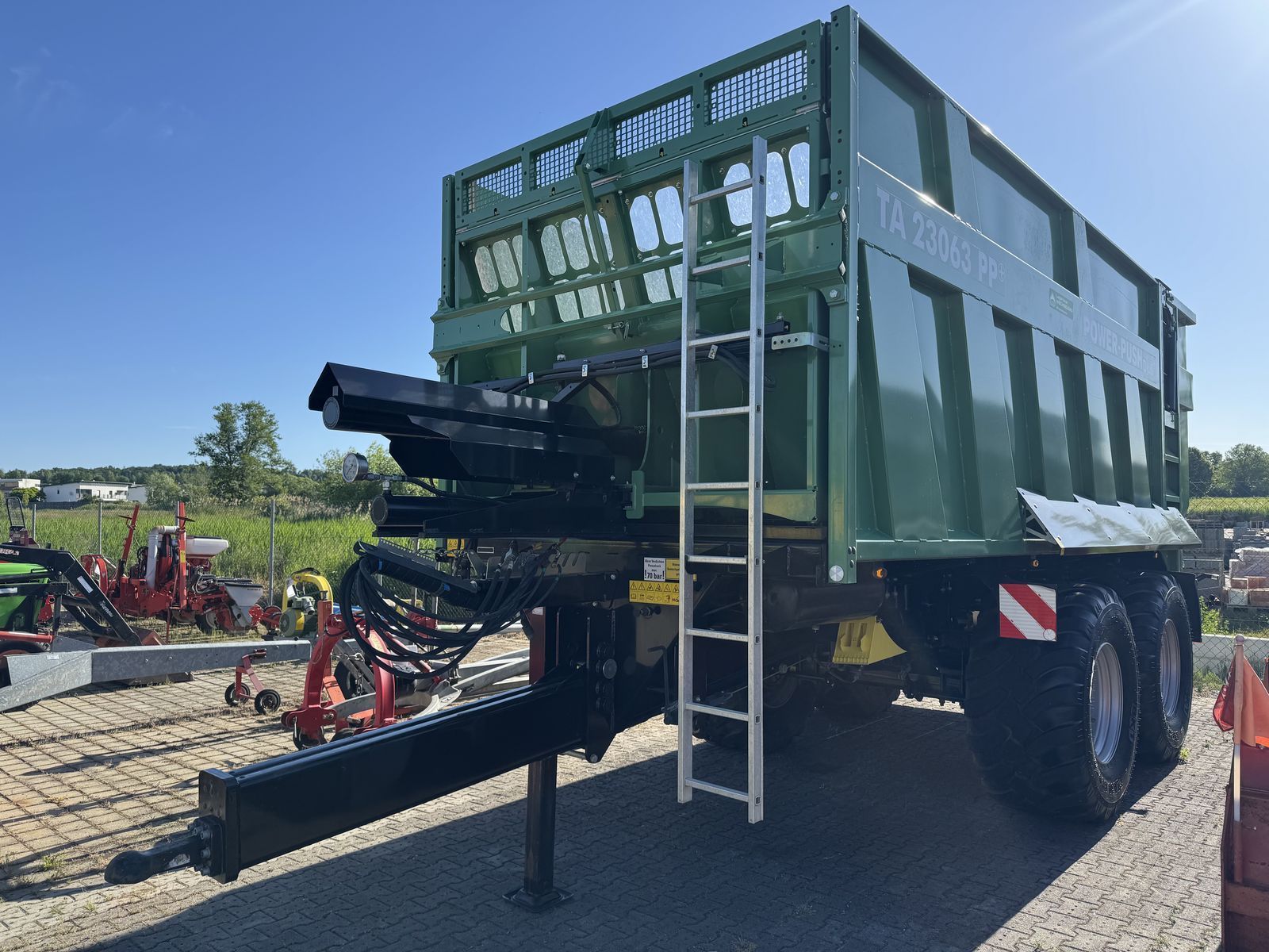 E-FARM: BRANTNER ta 23063 pp+ - Lade-/Silierwagen - id G87NZC3 - 37.500 € - Baujahr: 2022 - Österreich