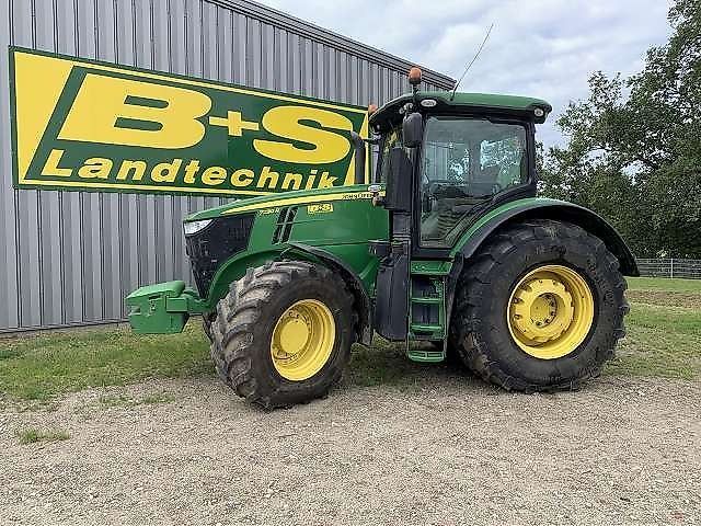 E-FARM: John Deere 7230 R - Tractor - id EAWPZTZ - 84.900 € - Año: 2015 - Horas: 5458,Potencia del motor: 231,Alemania