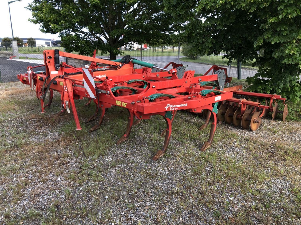E-FARM: Kverneland clc - Cultivateur - id DZKIGUA - 17 000 € - Année: 2015 - France