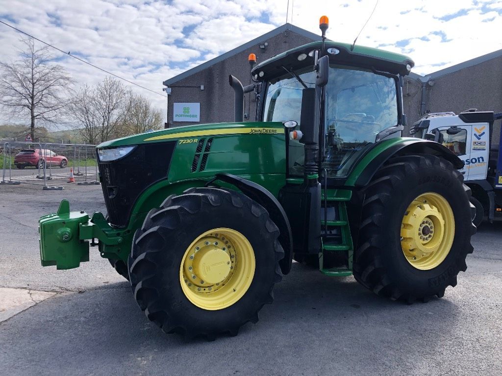 John Deere 7230 R Tractor €49,215