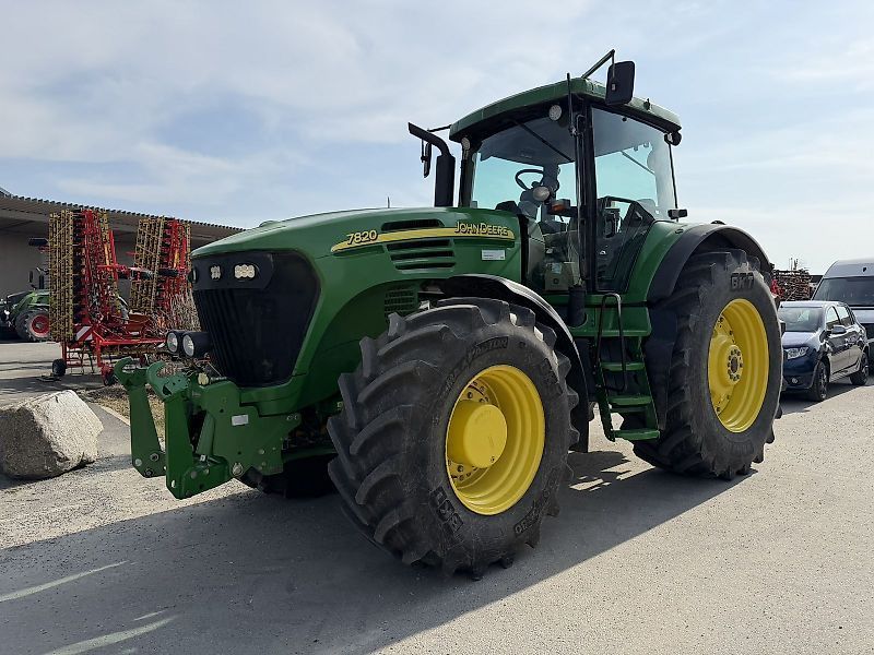 John Deere 7820 Traktor 43.274 €