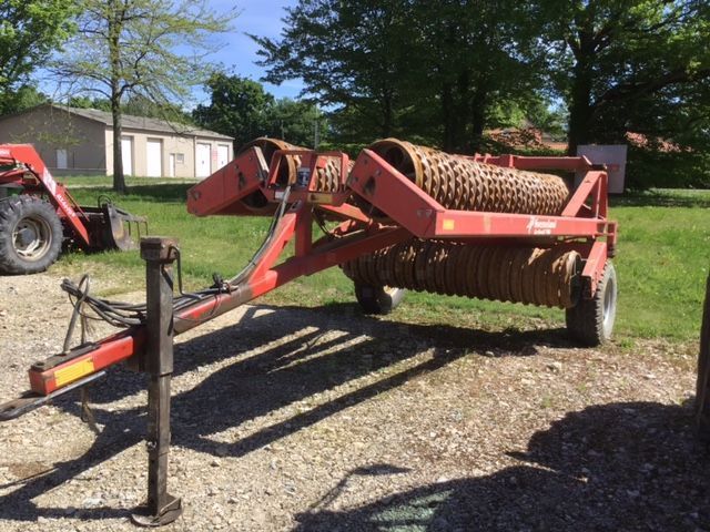Kverneland Actiroll 760 Presses and roller €7,200