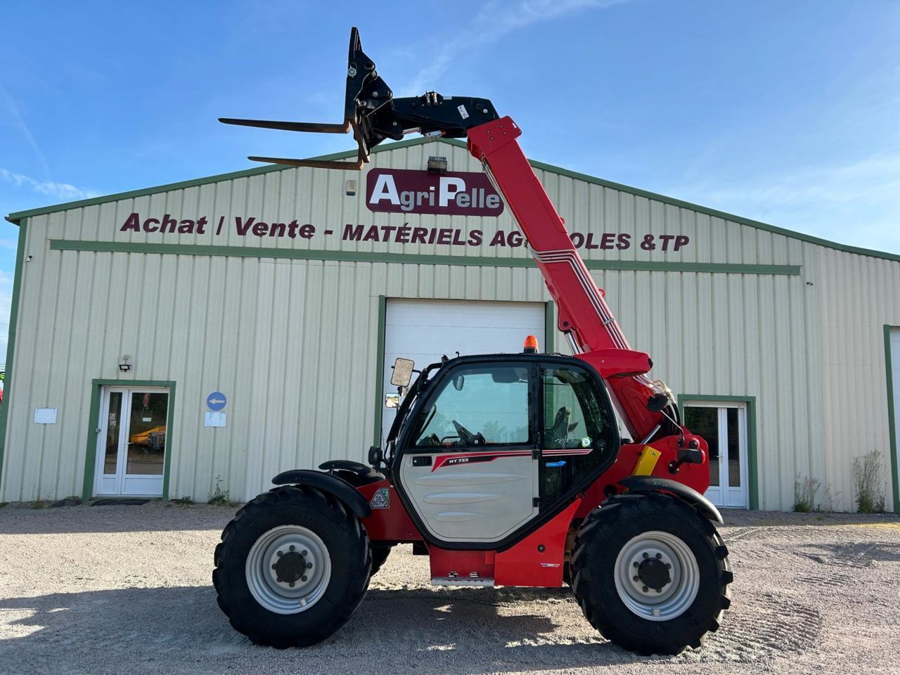 E-FARM: Manitou mt733 - Chargeur télescopique  - id VNH3HXH - 54 000 € - Année: 2022 - Lecture du nombre d'heure: 1 309,Puissance du moteur (chevaux): 75,France