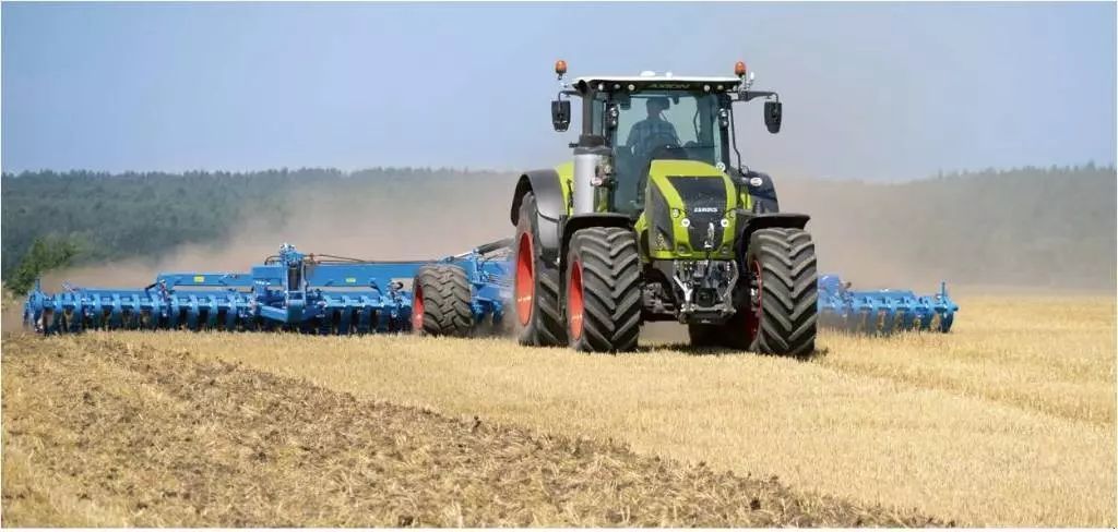 E-FARM: Claas Axion 960 - Tracteur - id YHNZBSX - Année: 2024 - Puissance du moteur (chevaux): 440,Danemark
