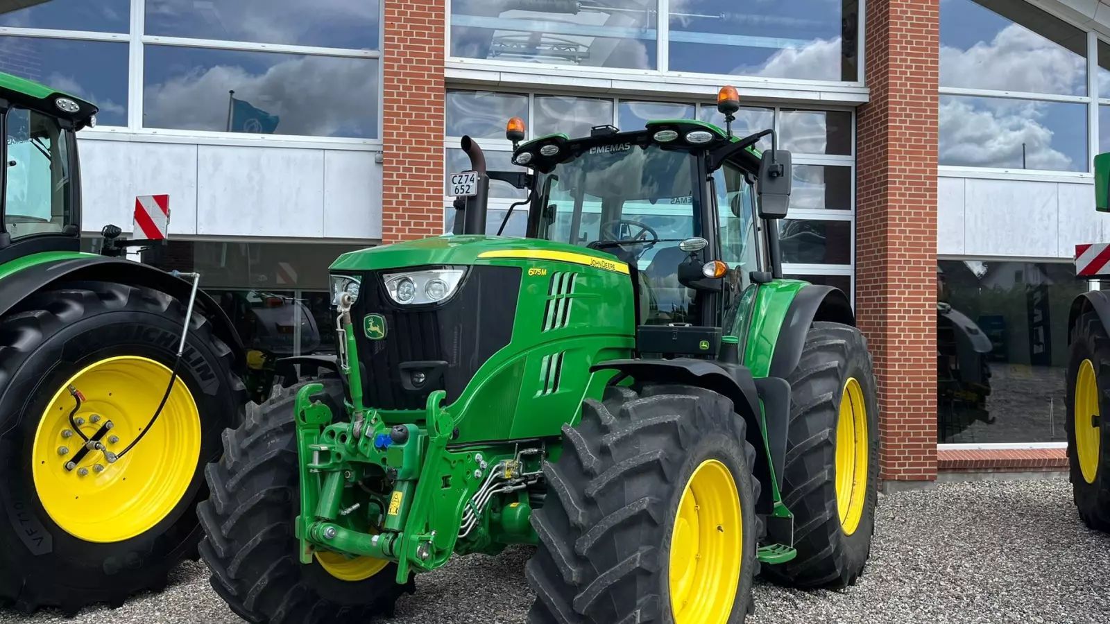 John Deere 6175 M Tractor €101,681