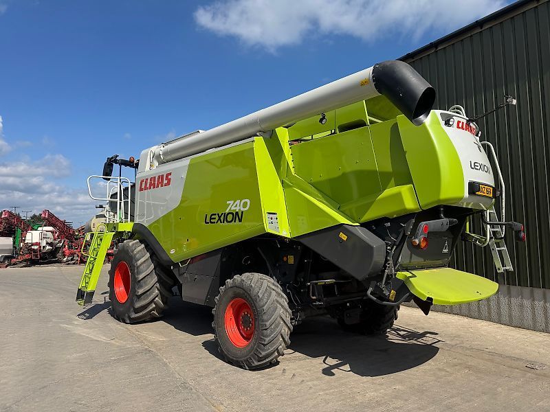 Claas Lexion 740 Moissonneuse-batteuse 76 370 €