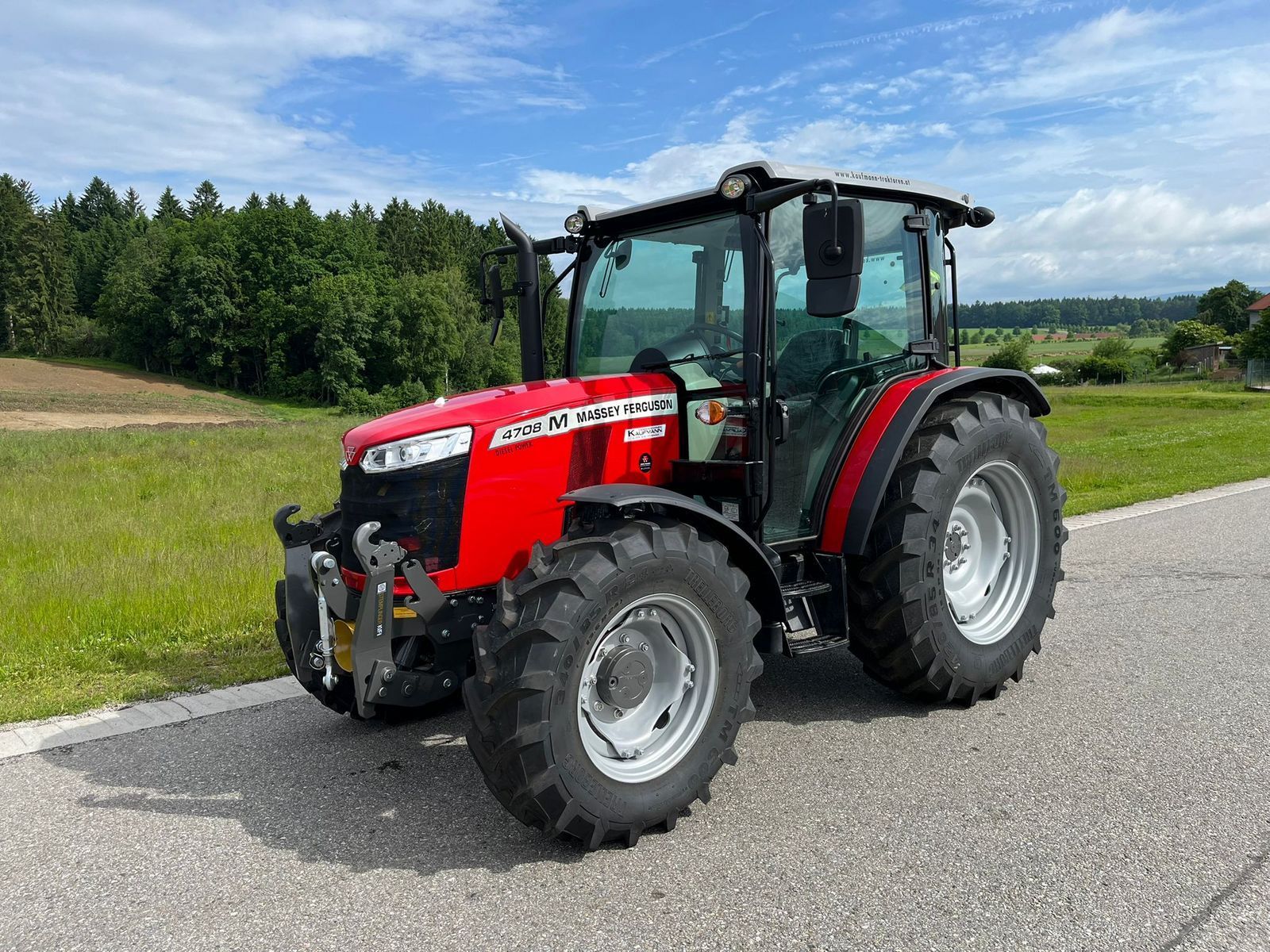 Massey Ferguson 4708 M Traktor 44 084 €