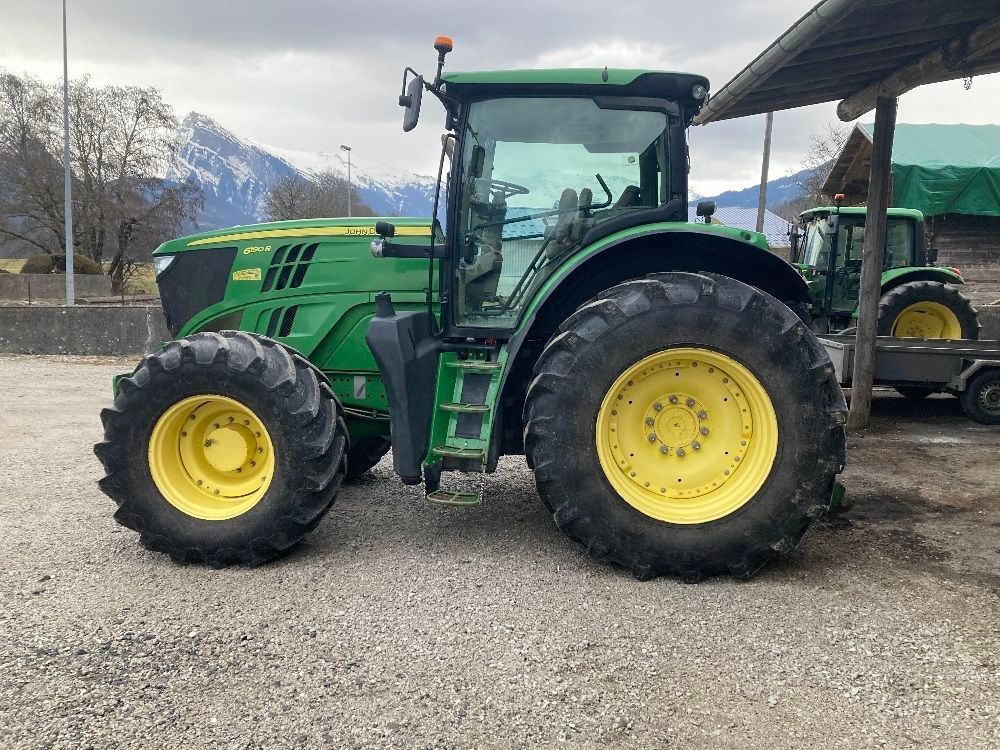 E-FARM: John Deere 6190 R - Traktor - id JKRD9CY - 69 000 € - Rok produkcji: 2012 - Motogodziny: 5300,Moc silnika: 220,Francja