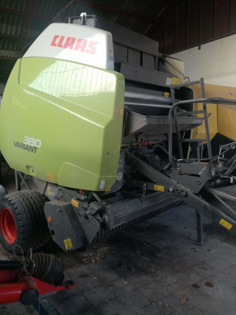 Claas Variant 380 RC Presă de balotat 18.000 EUR