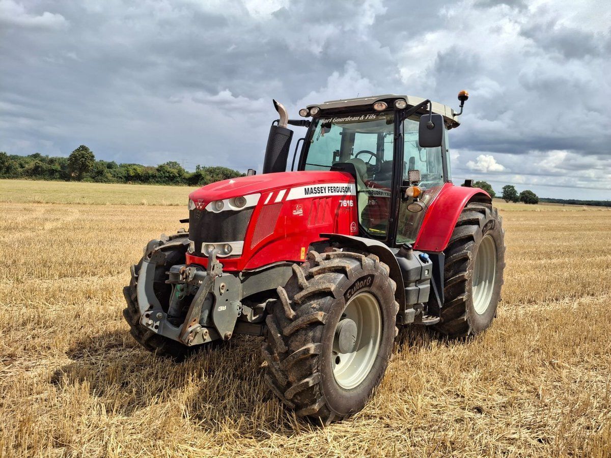 Massey Ferguson 7616 Tractor €42,000