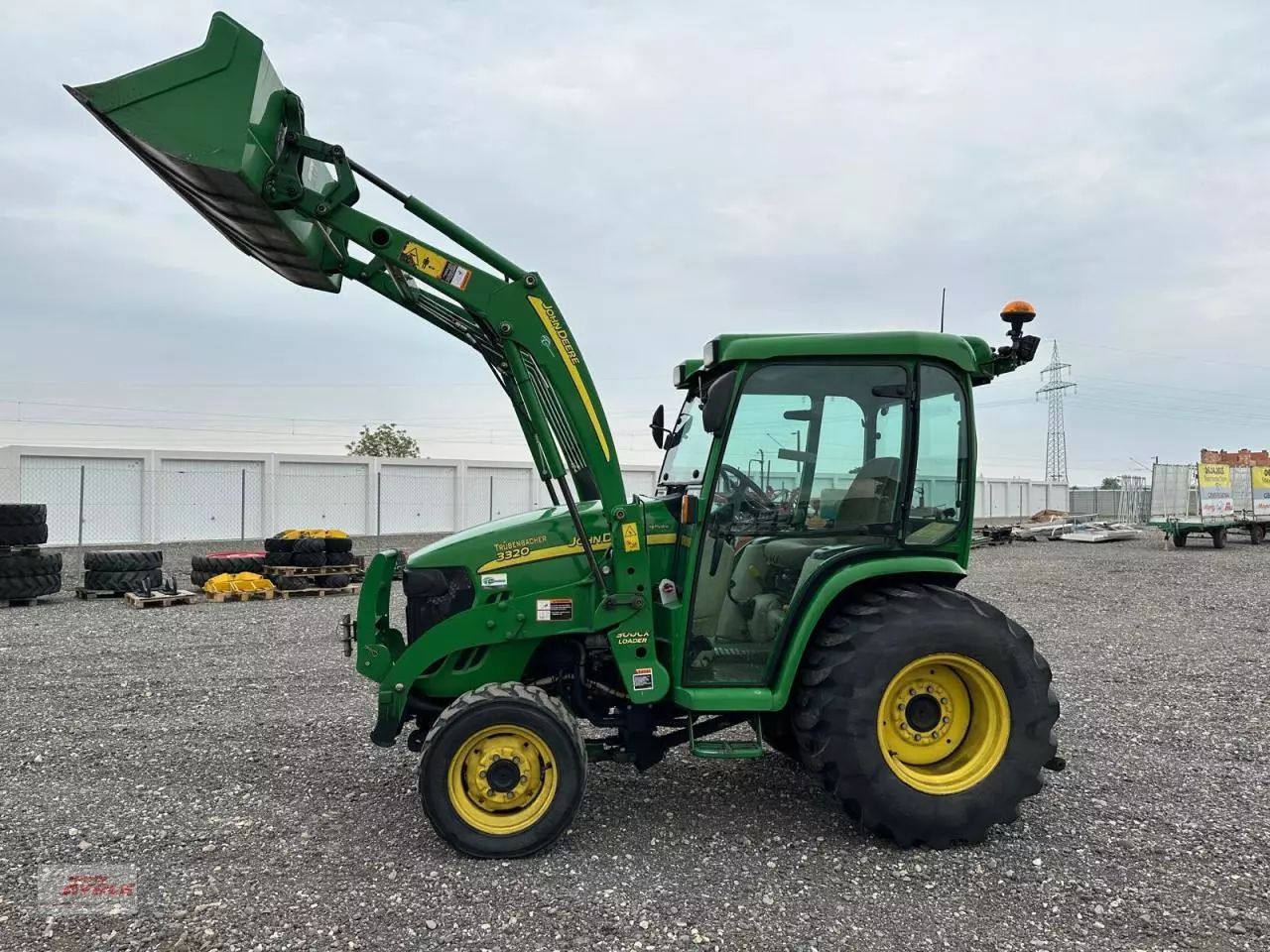 E-FARM: John Deere 3320 - Tractor - id 9H9UUGC - €20,924 - Engine hours: 1 - 600,Engine power (HP): 33,Germany