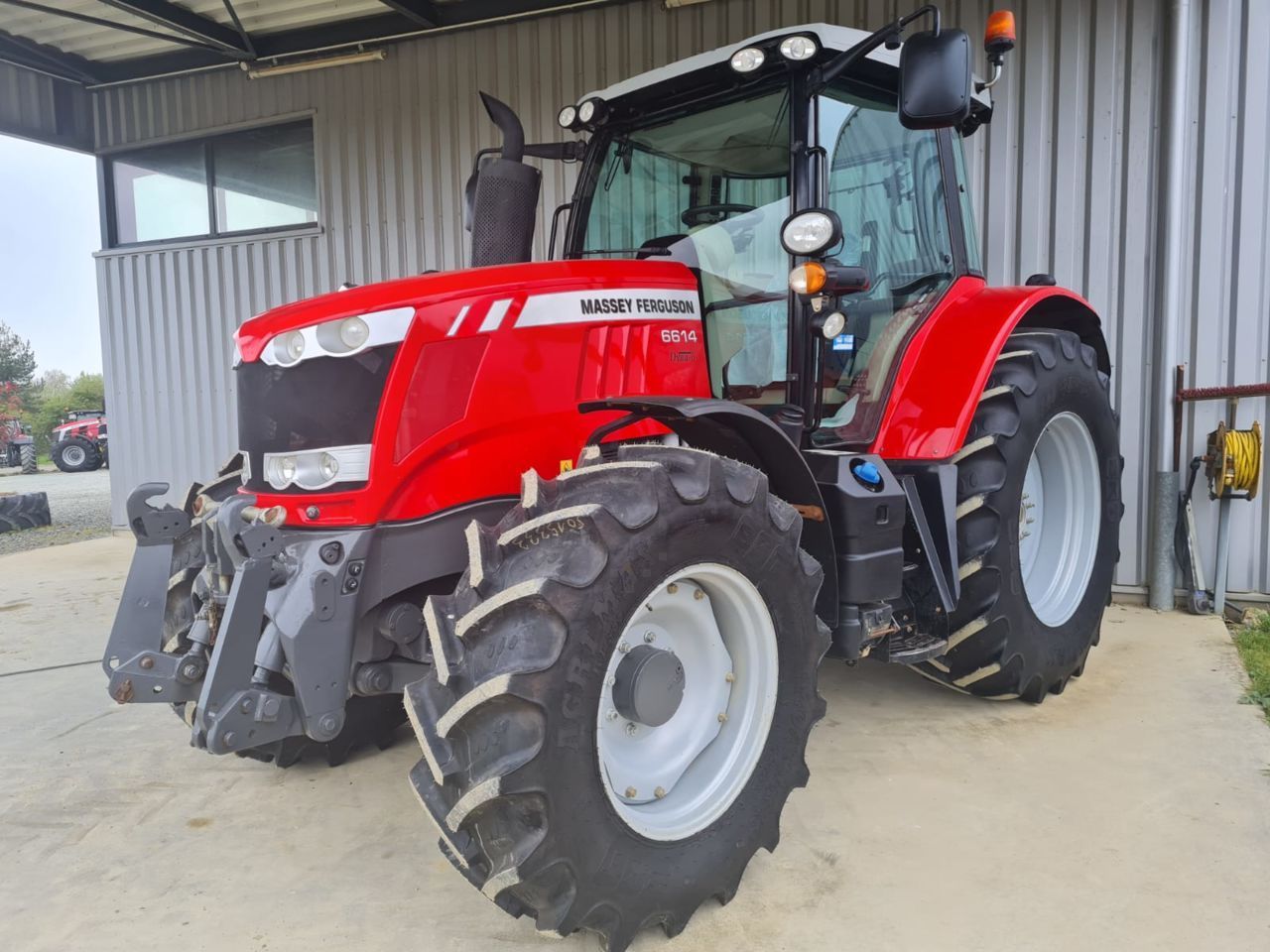 Massey Ferguson 6614 Dyna-6 Tractor 45.000 €