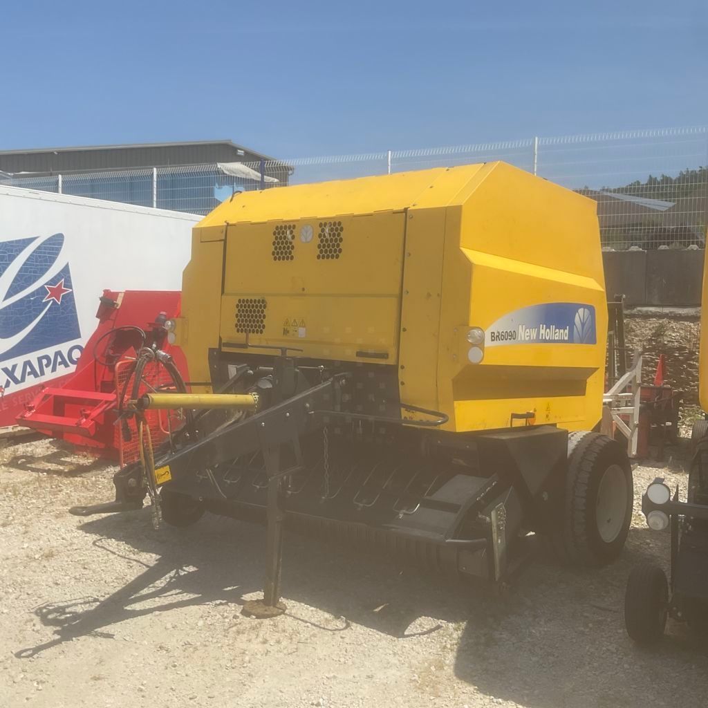 E-FARM: New Holland BR6090 - Presse à balles - id LSL4LRR - 9 500 € - Année: 2009 - Balles produites: 13 000,France