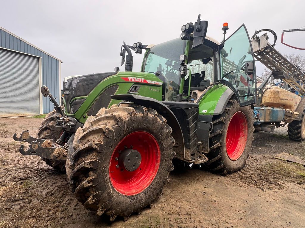 Fendt 716 Vario PowerPlus Traktor 150.000 €