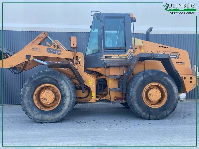 E-FARM: Case IH 621 c - Wheel loader - id 1AH8TVF - €30,848 - Year of construction: 2000 - Engine hours: 852,Poland