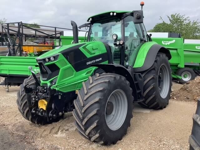 E-FARM: Deutz-Fahr Agrotron 6215 - Tractor - id DY3QAQW - €55,900 - Year of construction: 2017 - Engine hours: 4,500,Engine power (HP): 215,France