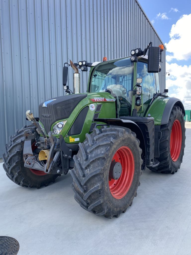 Fendt 724 Vario Tractor 114.464 €