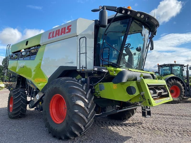 E-FARM: Claas Lexion 6700 - Mejetærsker - id YVT7VGN - Produktionsår: 2022 - Motortimer: 262,Motoreffekt (HP): 408,Tyskland