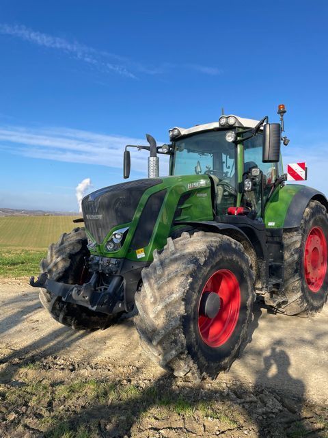 E-FARM: Fendt 828 Vario ProfiPlus - Tractor - id CAGGMMR - €170,000 - Year of construction: 2021 - Engine hours: 1,750,Engine power (HP): 280,France