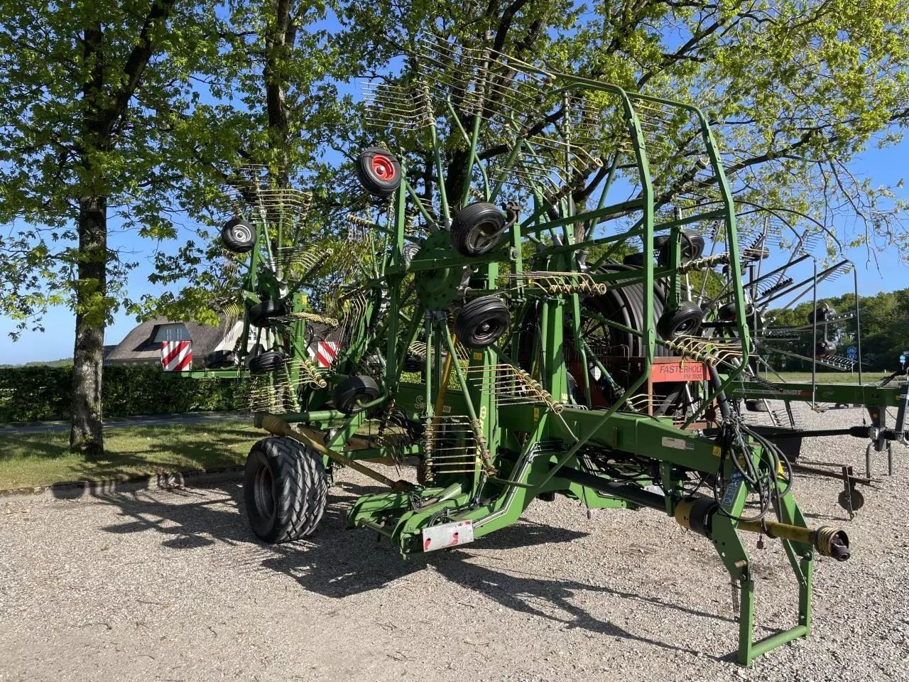 E-FARM: Krone Swadro 1400 - Rake - id ZV6ESAR - €17,160 - Year of construction: 2008 - Denmark