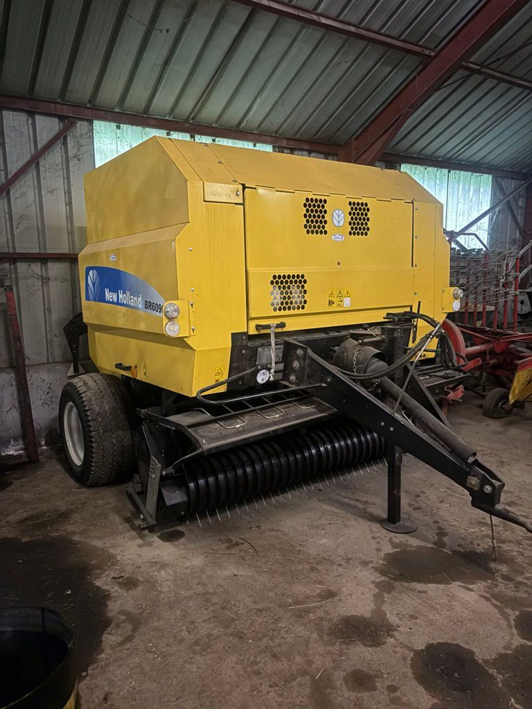 New Holland BR6090 Baler €12,000