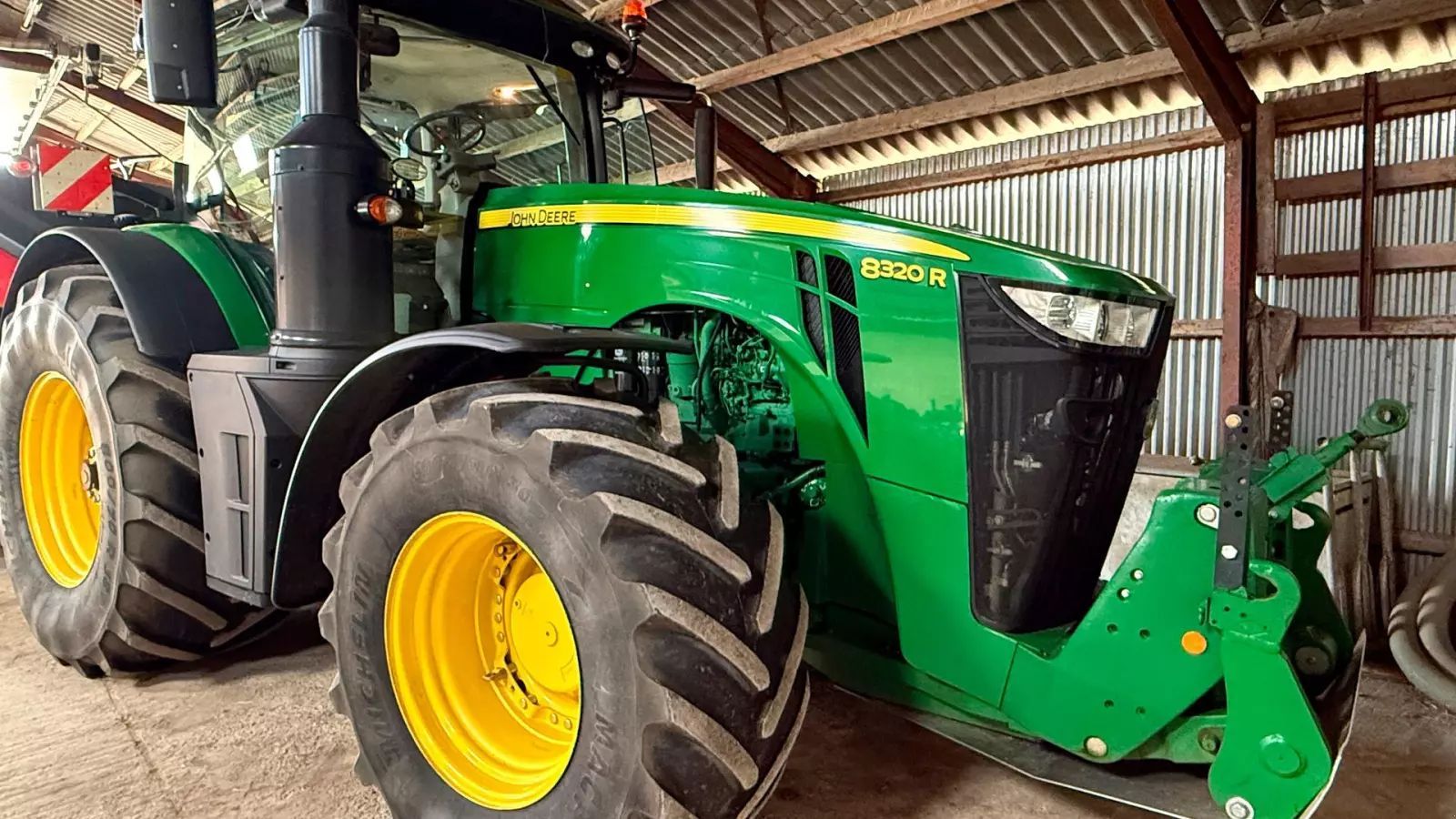 John Deere 8320 R Tractor 194.156 EUR