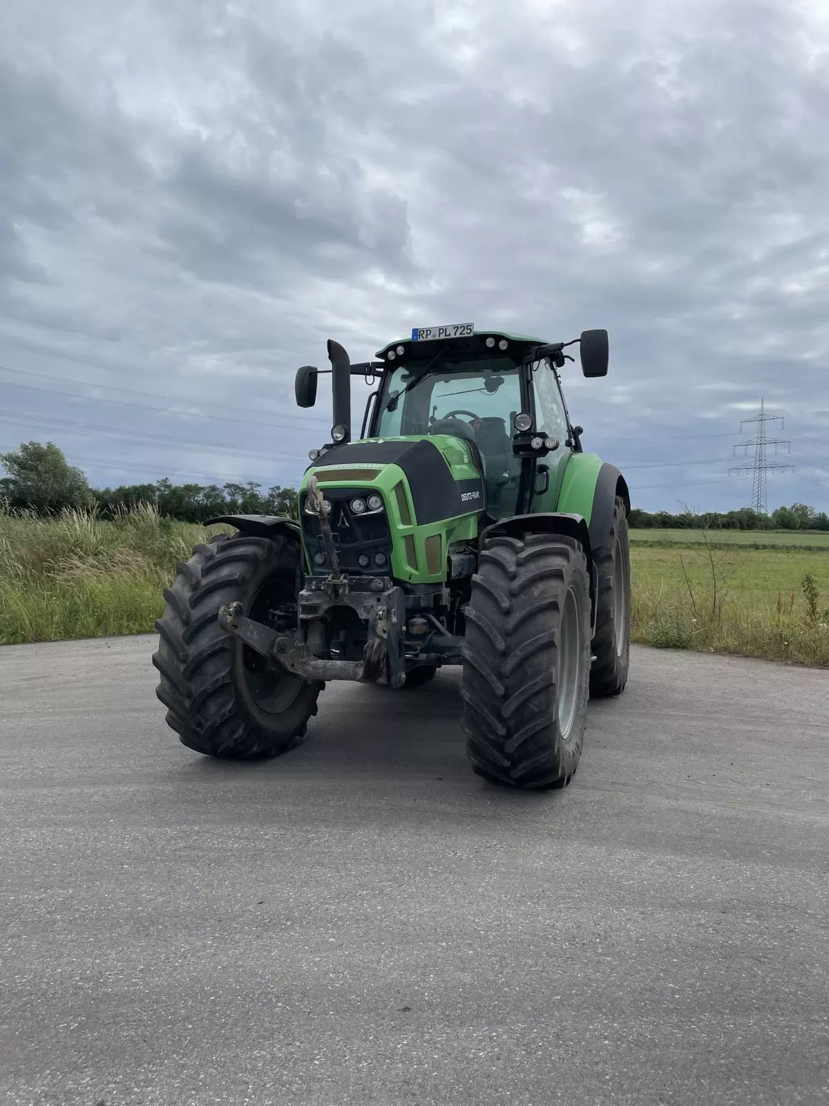 E-FARM: Deutz agrotron 7250 ttv - Tracteur - id NGLDR4F - 59 000 € - Année: 2014 - Lecture du nombre d'heure: 4 600,Puissance du moteur (chevaux): 250,Allemagne