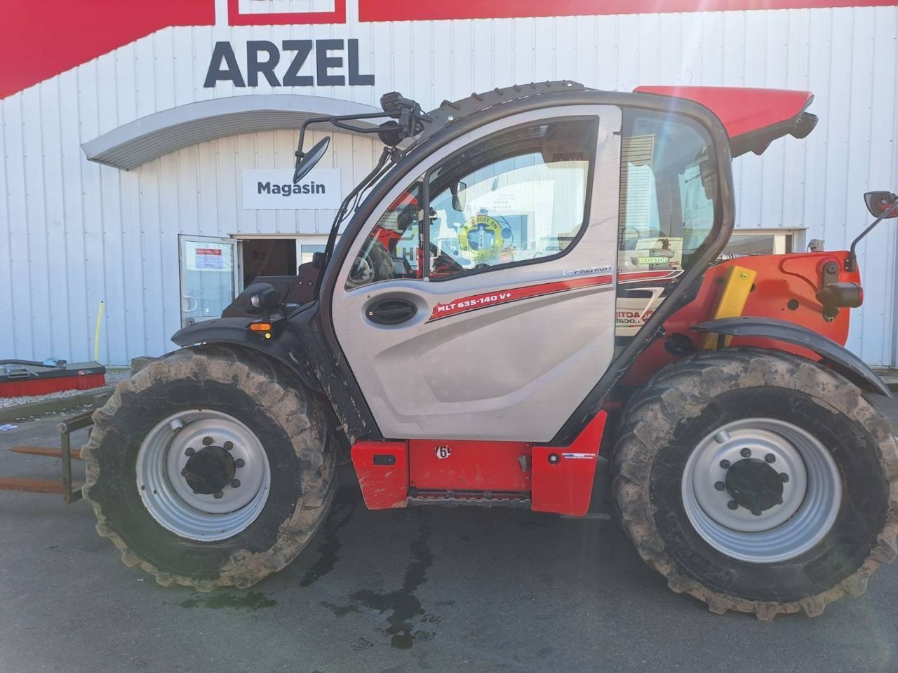 Manitou MLT 635-140 V+ Telehandler €66,500