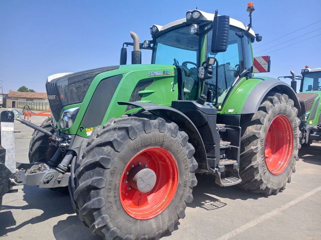 E-FARM: Fendt 828 Vario ProfiPlus - Tractor - id PGCCNDK - €135,000 - Year of construction: 2021 - Engine hours: 4,309,Engine power (HP): 280,France