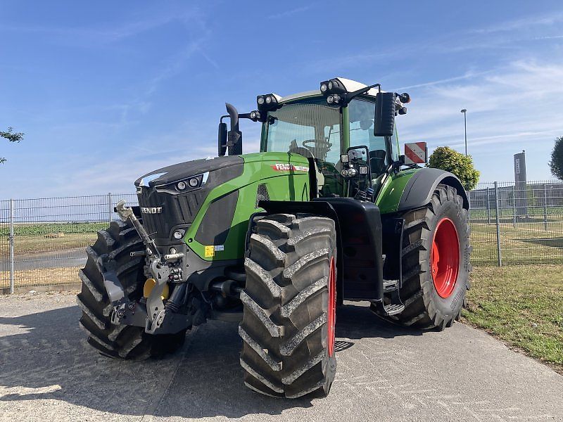E-FARM: Fendt 933 Vario ProfiPlus - Tractor - id 7QQTMBX - €276,500 - Year of construction: 2023 - Engine hours: 1,265,Engine power (HP): 330,Germany