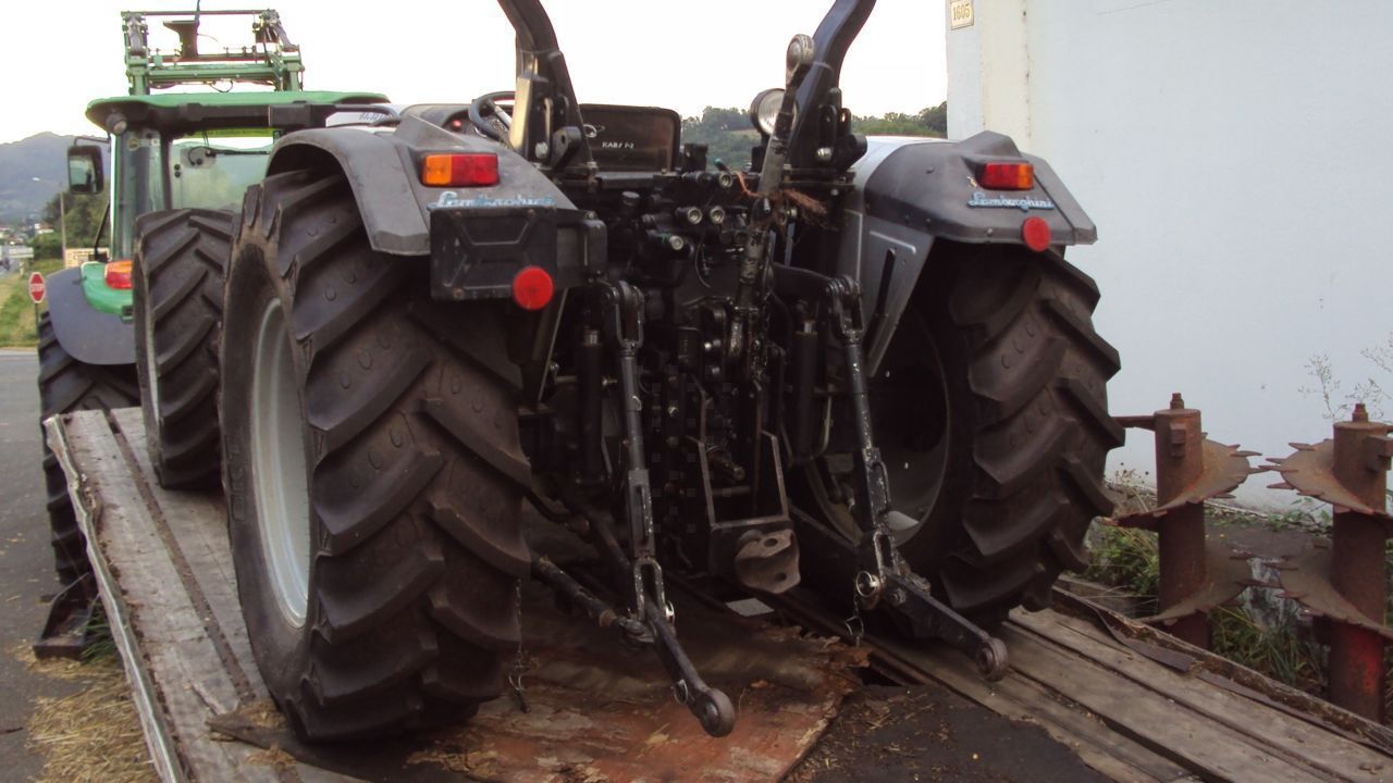 E-FARM: Lamborghini R 3.95 - Tractor - id JSWBKQX - Año: 2009 - Horas: 5300,Potencia del motor: 95,Francia