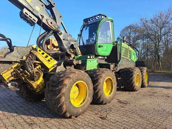 John Deere 1270g Forestry harvester €250,000