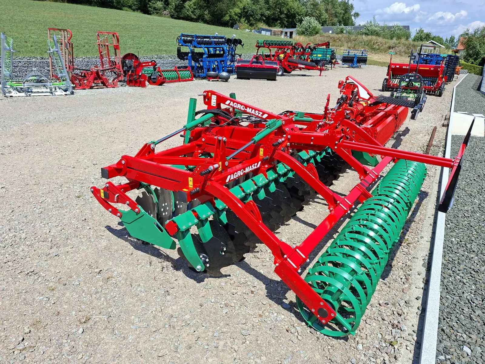 E-FARM: AGRO-MASZ bt 40 h - Disc harrow - id HKNQVPC - €14,190 - Year of construction: 2025 - Germany