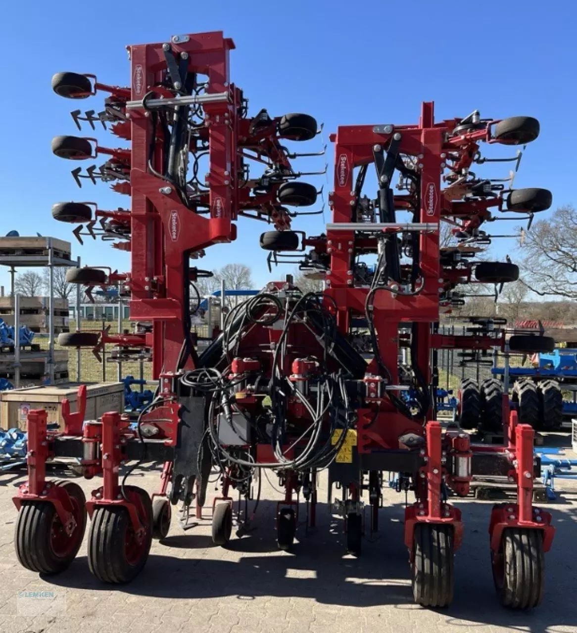 E-FARM: Steketee steketee hackmaschine mit integr. lenkrahmen ec-weeder 9 v - Other tillage - id WJDJ999 - €66,490 - Year of construction: 2023 - Germany