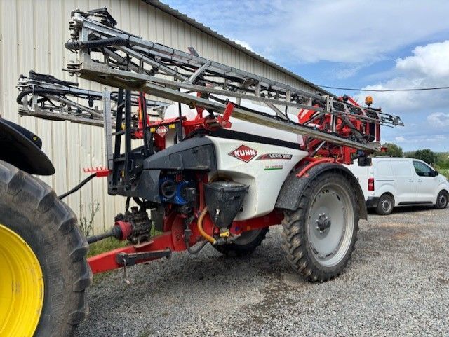 E-FARM: Kuhn Lexis 3000 - Sprayer - id PCPGWD2 - €40,000 - Year of construction: 2019 - France