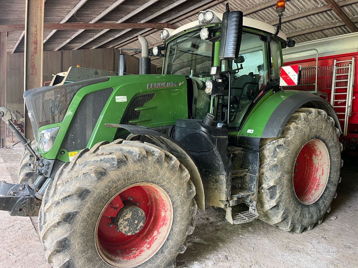 Fendt 824 Vario ProfiPlus Tractor €110,000