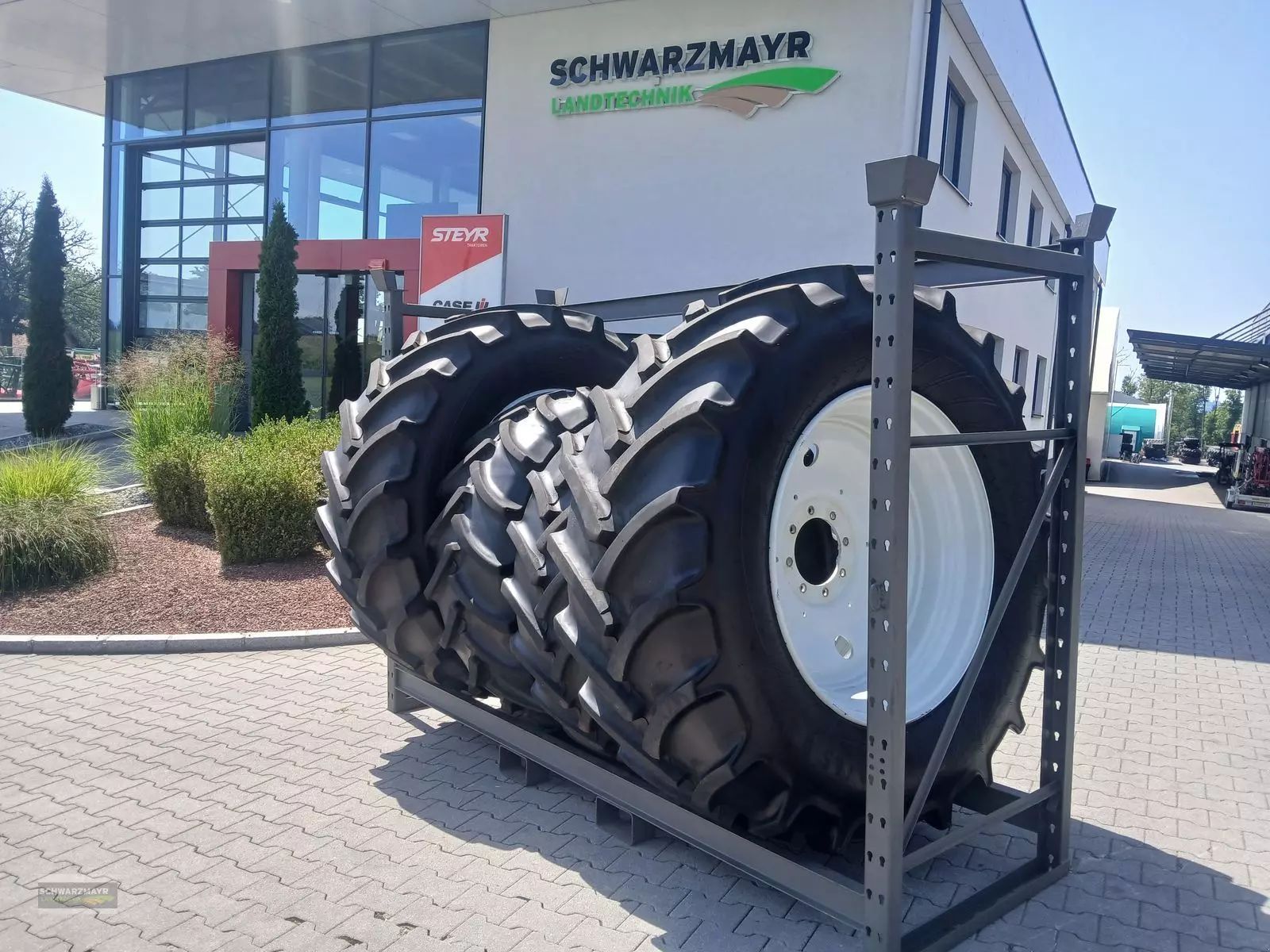 E-FARM: Mitas 650/65r28+540/65r38 kompletträder - Wheel and track - id SXABGVL - €5,750 - Austria