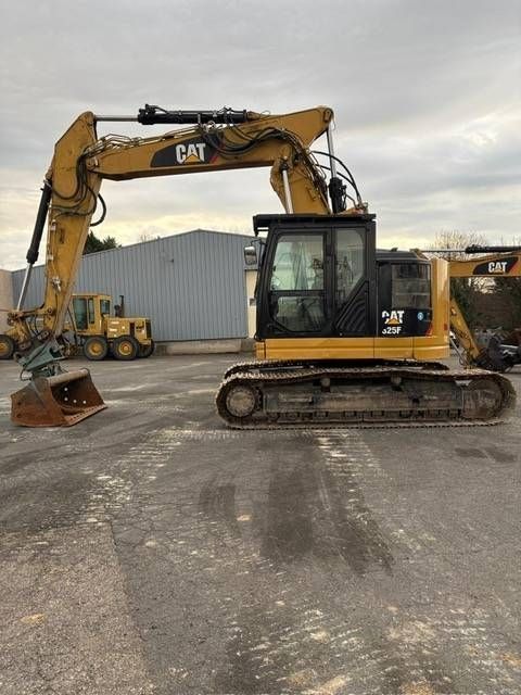 Caterpillar 325 fl cr Gravemaskine med larvebånd 65.000 €